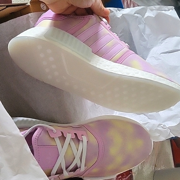 NMD_R1 J - Picture 2 of 6